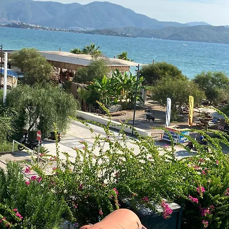 Villa Luxury 4 Bedroom Sea Front With Private Pool